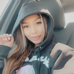 Meet your Posher, Kiana